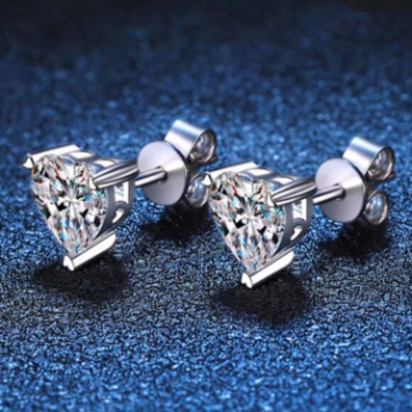 1 TCW Heart Shape S925 AAA+ CZ Stud Earrings - Picture 3 of 6